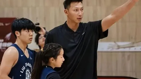 孔帕尼：败中显英雄，球员表现实至名归